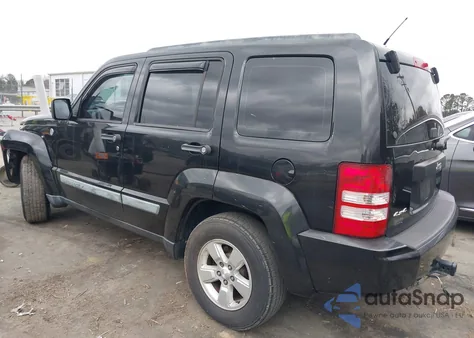 2010 Jeep Liberty Sport z USA, uszkodzony, nr VIN 1J4PN2GKXAW132047